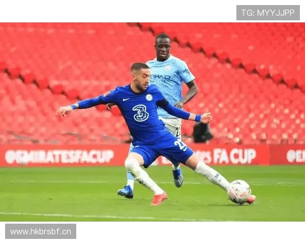 切尔西争四形势复杂化,近期表现波动对赛季走势形成制约 切尔西争四形势复杂化,近期表现波动对赛季走势形成制约